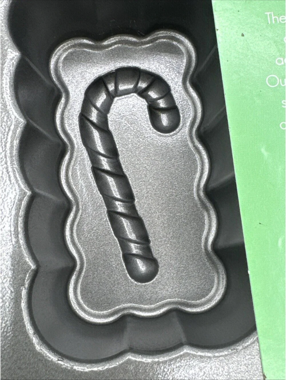 Nordic Ware Holiday Mini Loaf Pan Non-stick Cast Aluminum Christmas 8 Loaves NEW